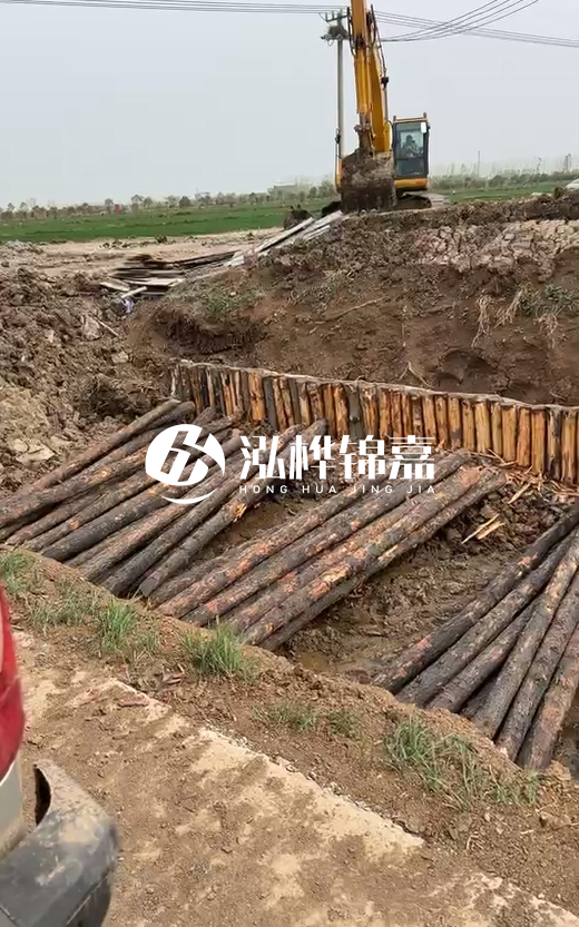 5米大頭16松木樁多少錢一根？按小頭報(bào)價(jià)貴還是大頭報(bào)價(jià)貴？